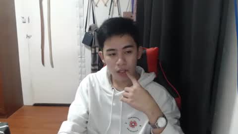 Snapshot of xluminous chatting on December 2024 11:28:01 AM MIKAEL online show from December 2024 11:28:01 AM