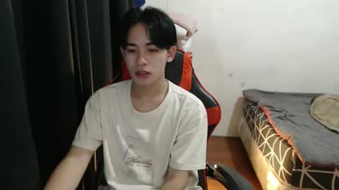 Snapshot of xluminous chatting on September 2025 10:48:02 AM MIKAEL online show from September 2025 10:48:02 AM