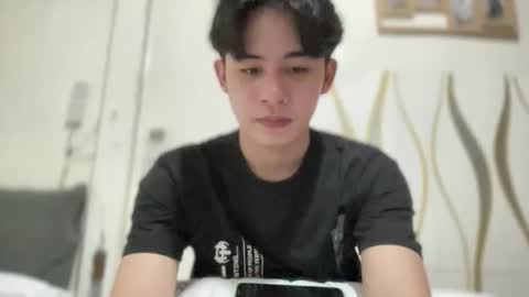 Snapshot of xluminous chatting on April 2026 03:35:01 PM MIKAEL online show from April 2026 03:35:01 PM