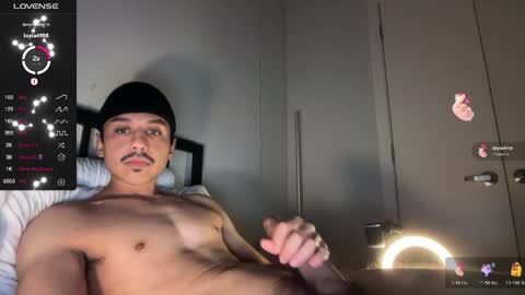 Snapshot of xmomentumx chatting on April 2026 03:01:01 AM xmomentumx online show from April 2026 03:01:01 AM