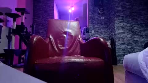 Snapshot of xo_smurf_xo chatting on February 2026 09:32:01 AM Just Smurf online show from February 2026 09:32:01 AM