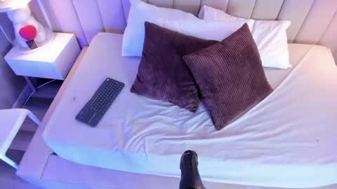 Xolara  online show from April 2026 11:48:01 AM