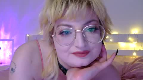 Snapshot of xostarlette chatting on June 2026 11:53:02 PM Starlette online show from June 2026 11:53:02 PM