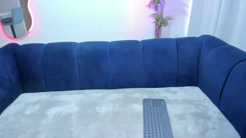 xoxo_angel online show from December 2024 02:06:01 PM