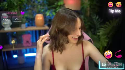 xoxo_molly online show from November 2025 09:29:02 PM