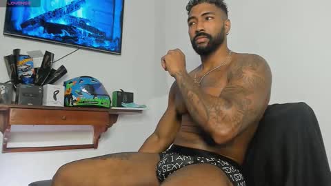 Stipp3r online show from November 2025 12:05:02 PM