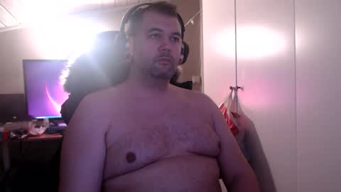SlaveTrainingToServe86 online show from December 2025 05:41:01 PM