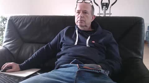 Snapshot of xtommix69 chatting on December 2025 10:09:01 AM xtommix69 online show from December 2025 10:09:01 AM