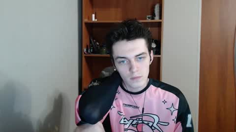 traqqq online show from September 2025 09:07:02 PM