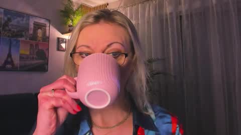 Vanessa online show from February 2026 06:12:01 PM