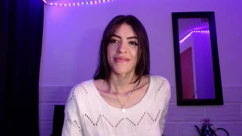 Snapshot of xx_johnson_xx chatting on November 2025 01:58:02 AM VALE online show from November 2025 01:58:02 AM