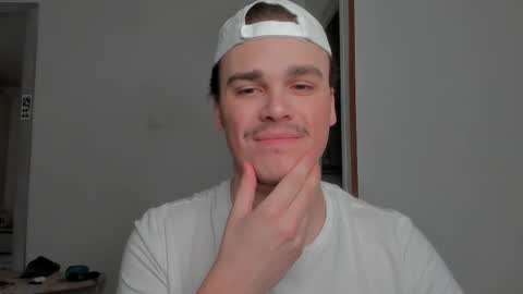 Snapshot of xx_raul_xx_ chatting on March 2026 05:12:01 AM raul online show from March 2026 05:12:01 AM