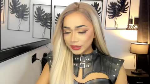 Snapshot of xxasian_goddessxx chatting on May 2026 03:42:02 PM xxasian_goddessxx online show from May 2026 03:42:02 PM