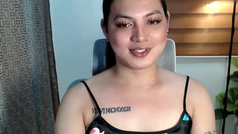 Snapshot of xxjulielovesyouxx chatting on January 2025 10:38:02 AM July online show from January 2025 10:38:02 AM