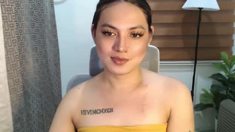 Snapshot of xxjulielovesyouxx chatting on January 2025 01:41:01 PM July online show from January 2025 01:41:01 PM