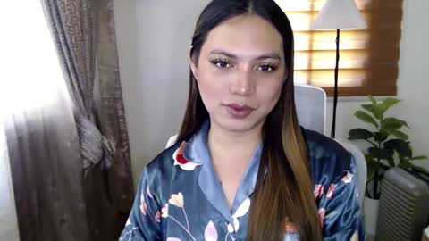 Snapshot of xxjulielovesyouxx chatting on March 2025 05:46:02 AM July online show from March 2025 05:46:02 AM