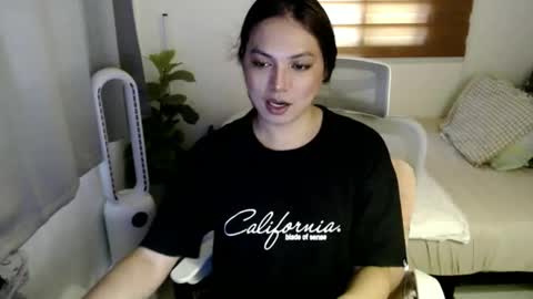 Snapshot of xxjulielovesyouxx chatting on September 2025 04:39:02 AM July online show from September 2025 04:39:02 AM