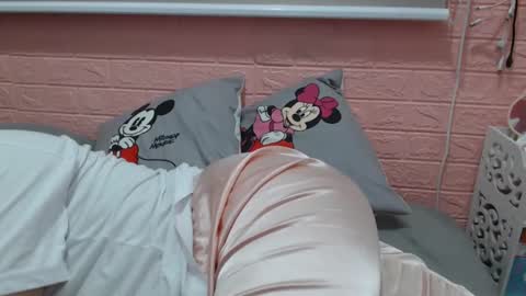 Snapshot of xxkryzelxx chatting on January 2025 08:43:02 PM Dhel online show from January 2025 08:43:02 PM