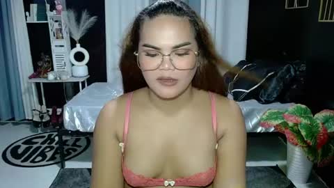 Snapshot of xxkylie_smithxx chatting on June 2026 01:10:01 PM Kylie Smith online show from June 2026 01:10:01 PM