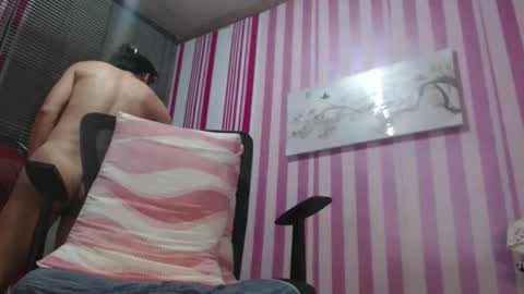 xxrowenatastycockforyouxx online show from September 2025 02:48:01 AM