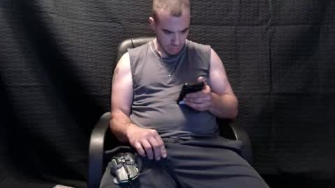 Snapshot of xxscubastevexxx chatting on November 2025 01:28:01 PM xxScubaStevexx online show from November 2025 01:28:01 PM