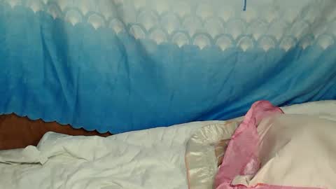 xxshantal online show from September 2025 11:18:01 PM