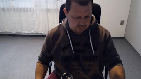 Snapshot of xxstrikerxx chatting on December 2024 10:39:01 AM Eddi online show from December 2024 10:39:01 AM