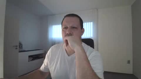 Snapshot of xxstrikerxx chatting on December 2024 07:29:01 AM Eddi online show from December 2024 07:29:01 AM