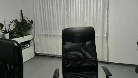 Snapshot of xxstrikerxx chatting on October 2025 04:20:02 PM Eddi online show from October 2025 04:20:02 PM