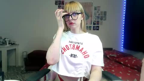 Snapshot of xxx_pretty_xxx chatting on February 2025 08:28:02 PM Pretty online show from February 2025 08:28:02 PM