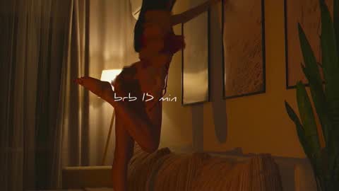 Snapshot of xxx_sunset chatting on November 2025 09:44:02 AM Molly online show from November 2025 09:44:02 AM