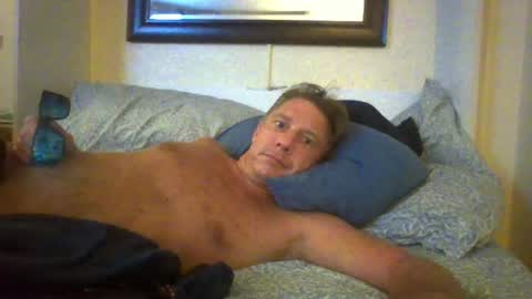 Snapshot of xxxelentdick chatting on April 2026 07:09:01 AM deeeeznutz online show from April 2026 07:09:01 AM