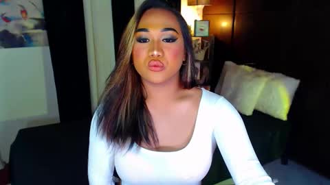 OLIVIA online show from December 2024 02:35:02 PM