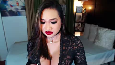 OLIVIA online show from February 2025 09:48:02 PM