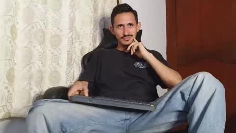 Snapshot of xxxhome_alonexxx chatting on June 2026 08:14:02 PM Kev online show from June 2026 08:14:02 PM
