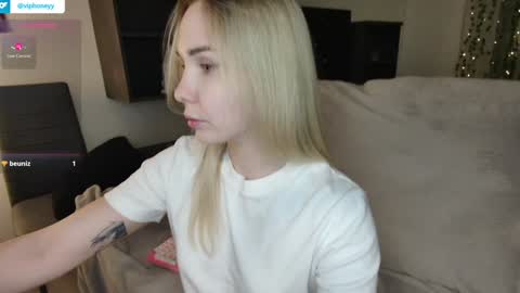 Snapshot of xxxhoneyxx chatting on January 2025 12:47:01 AM Onlyfanz online show from January 2025 12:47:01 AM