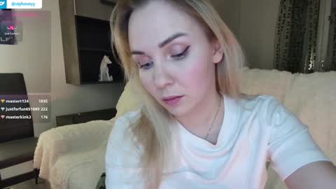 Snapshot of xxxhoneyxx chatting on February 2025 03:34:02 AM Onlyfanz online show from February 2025 03:34:02 AM