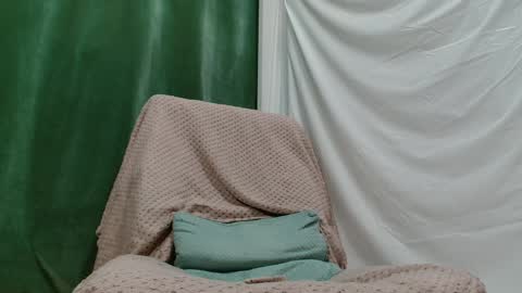 Lola online show from April 2026 09:25:02 AM