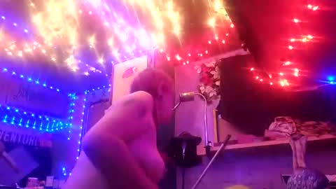 XXXQueenMandyDickenz online show from October 2025 08:00:02 AM