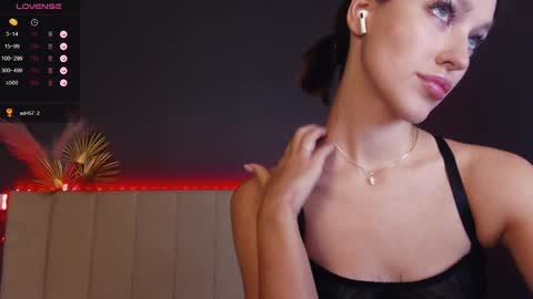 Snapshot of xyloria chatting on December 2024 09:15:01 PM Lori online show from December 2024 09:15:01 PM