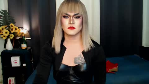 Snapshot of xyournightmarequeenx chatting on February 2025 01:17:02 PM QueenMarina online show from February 2025 01:17:02 PM