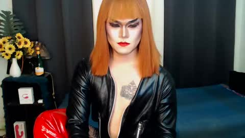 Snapshot of xyournightmarequeenx chatting on February 2025 01:11:01 PM QueenMarina online show from February 2025 01:11:01 PM