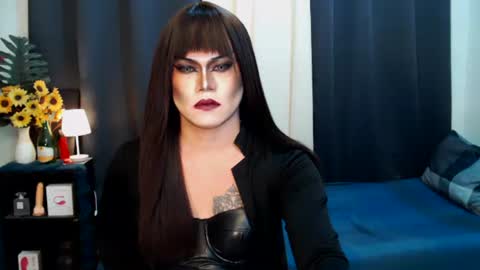 Snapshot of xyournightmarequeenx chatting on September 2025 05:56:01 PM QueenMarina online show from September 2025 05:56:01 PM