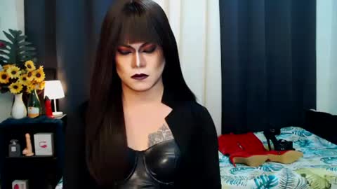 Snapshot of xyournightmarequeenx chatting on September 2025 12:31:02 PM QueenMarina online show from September 2025 12:31:02 PM