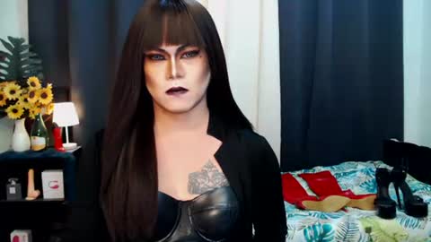Snapshot of xyournightmarequeenx chatting on September 2025 05:18:02 PM QueenMarina online show from September 2025 05:18:02 PM