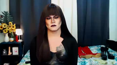 Snapshot of xyournightmarequeenx chatting on September 2025 02:00:01 PM QueenMarina online show from September 2025 02:00:01 PM