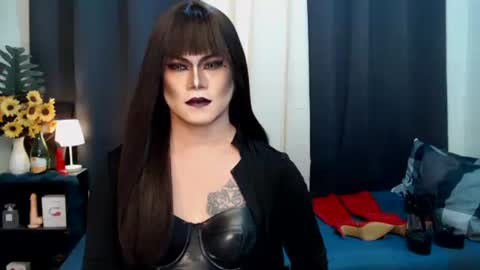 Snapshot of xyournightmarequeenx chatting on October 2025 09:05:02 AM QueenMarina online show from October 2025 09:05:02 AM