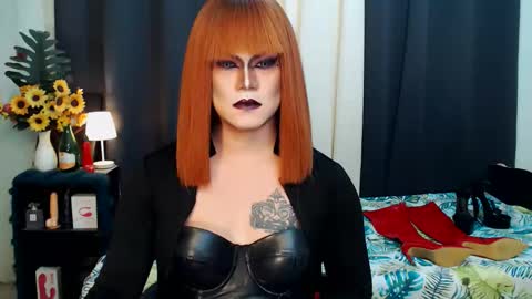 Snapshot of xyournightmarequeenx chatting on October 2025 09:23:01 AM QueenMarina online show from October 2025 09:23:01 AM