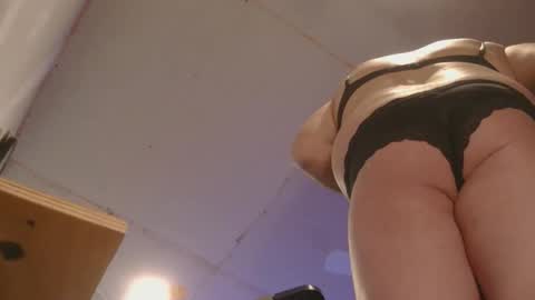 Xzbib online show from February 2026 12:18:01 AM