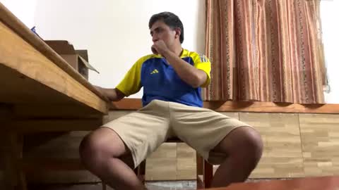 Snapshot of y0ungwithbrowndick chatting on March 2026 12:33:11 PM BROWN DICK online show from March 2026 12:33:11 PM